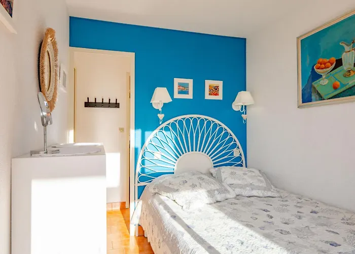 Les Coteaux De La Nartelle-32 By Interhome Apartment